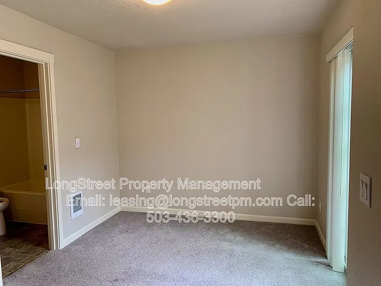 11457 SW Mont Blanc St — Photo 11