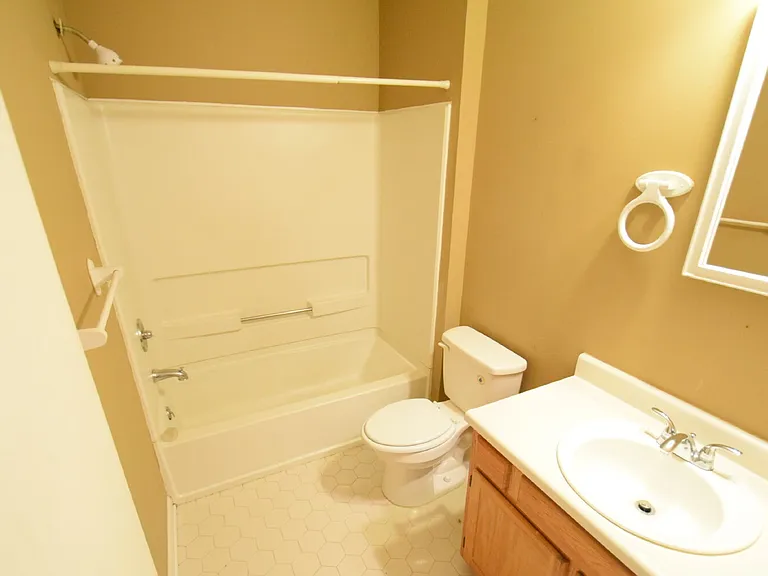 1328 Butterwood Cir — Photo 6