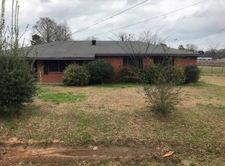 63 E Jefferson St, Louisville, MS 39339