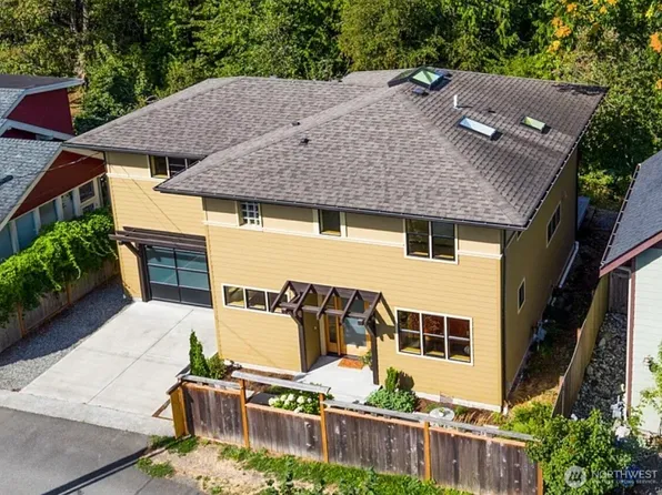 2414 W North Street, Bellingham, WA 98225
