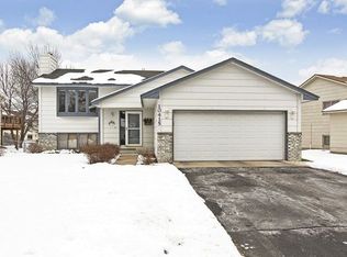 10415 Eagle St NW, Coon Rapids, MN 55433