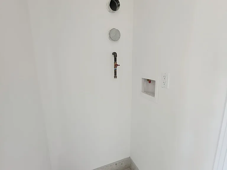 40 Lembeck Ave #12 — Photo 13