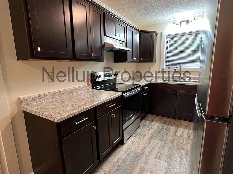 149 Lawhorn Cir — Photo 3
