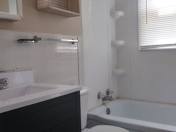 4th image of 511 E Saint Patrick St #18