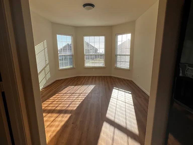 412 Lipizzan Ln — Photo 12