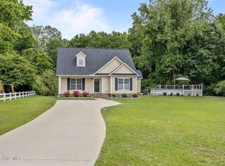 2881 Elizabeth Edwards Ct, Grimesland, NC 27837