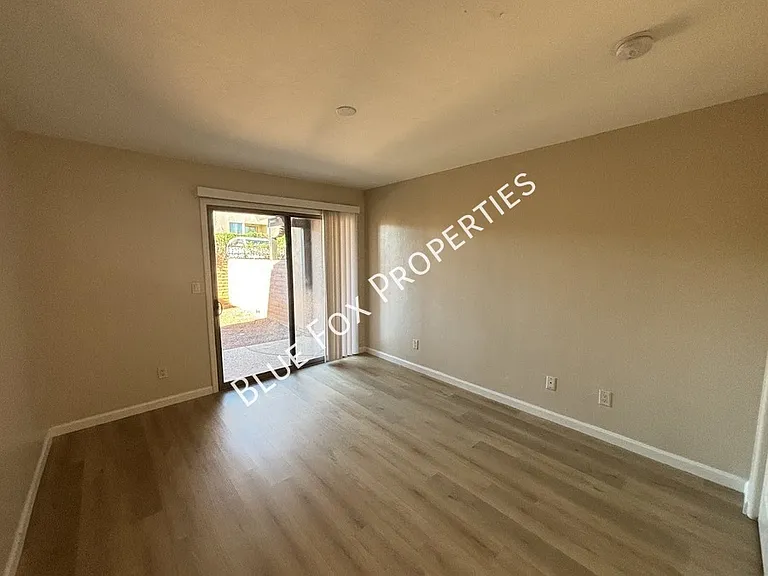 322 N Hasman Dr — Photo 18