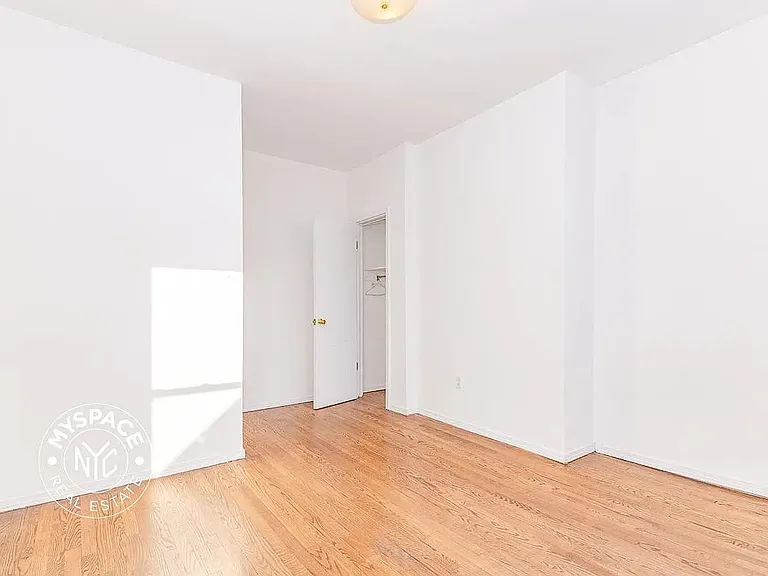 249 Melrose St #2L — Photo 6