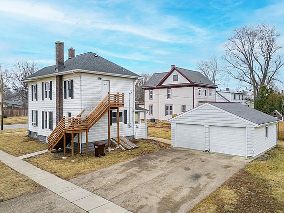 4th image of 922 Lincoln Ave