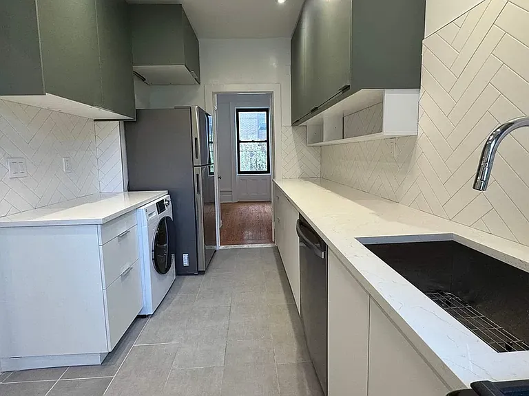 31 E 127th St #2B — Photo 6