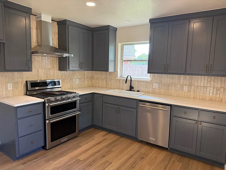 2209 Marshall Dr — Photo 8
