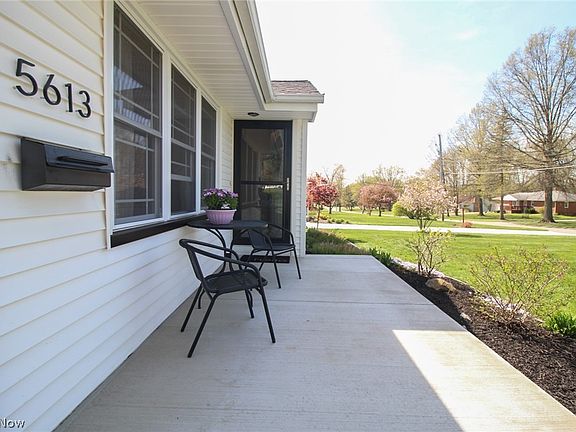 3rd image of 5613 Yorktown Ln