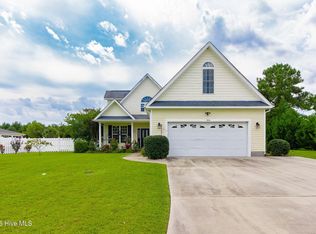 106 Gracelyn Ln, Newport, NC 28570