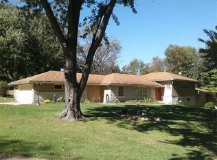 3030 NW Oakcrest Dr, Kansas City, MO 64151