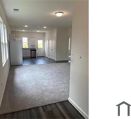 3 bed, 1200 sqft, $2,400 — Photo 3