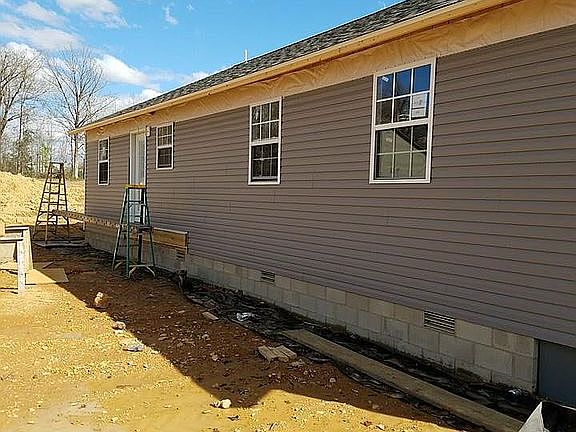 3rd image of 279 Murfield Dr