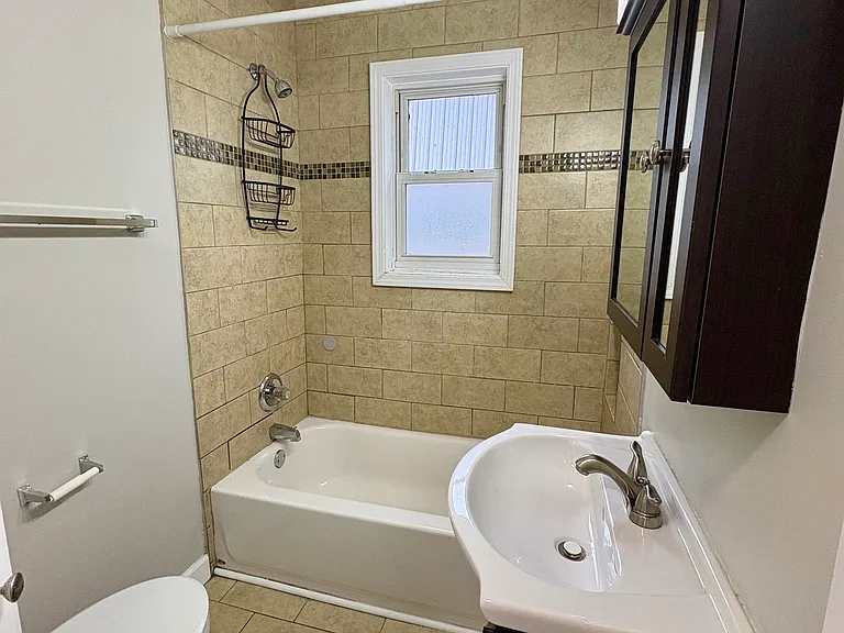 Vernon Cove Apartments — Photo 26