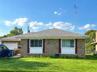 3309 Cromwell Dr, Oregon, OH 43616