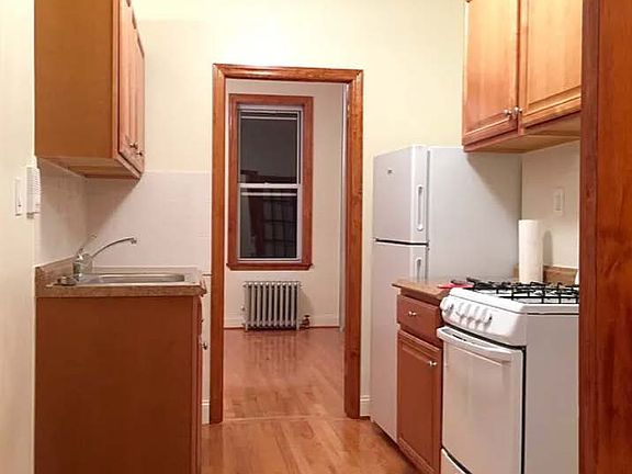 2nd image of 98 Saint Marks Pl APT 2D