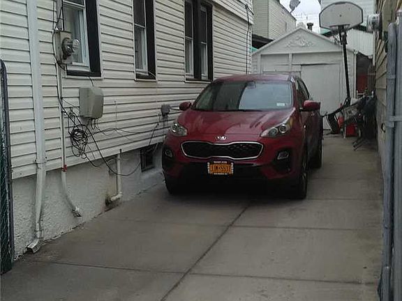 4th image of 107-21 123rd St