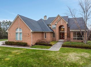 6681 Boxwood Ct, West Bloomfield, MI 48322