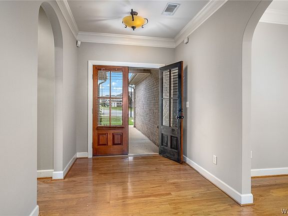 3rd image of 483 Camille Ln