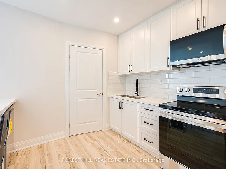 7725 Yonge St #2 — Photo 7