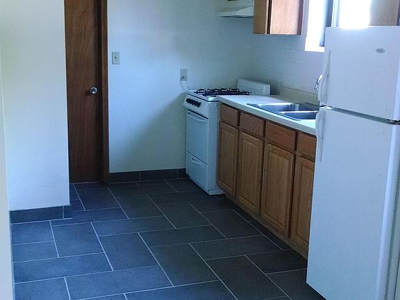 5th image of 1634 Eustis St APT 13