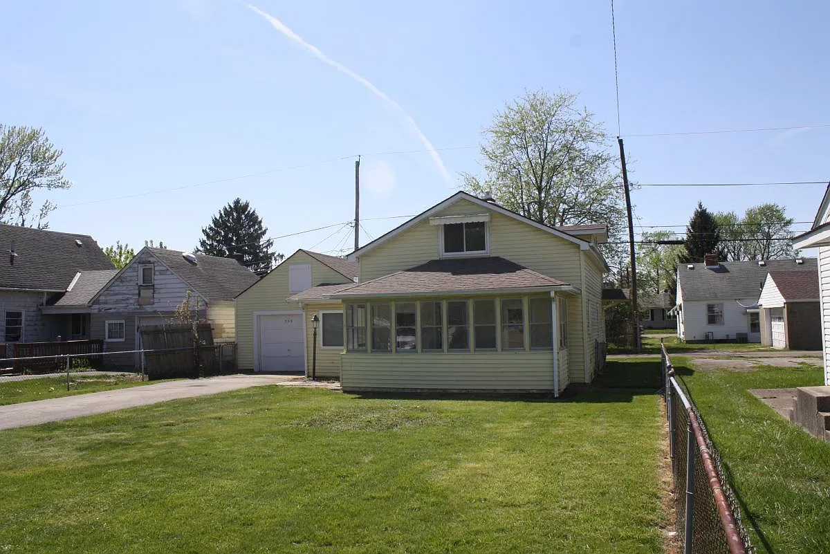 733 Westphal Ave photo 1