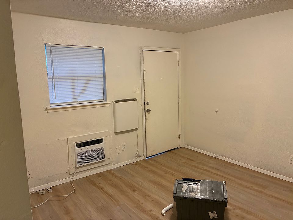 1st image of 339 Clovis Pl #4