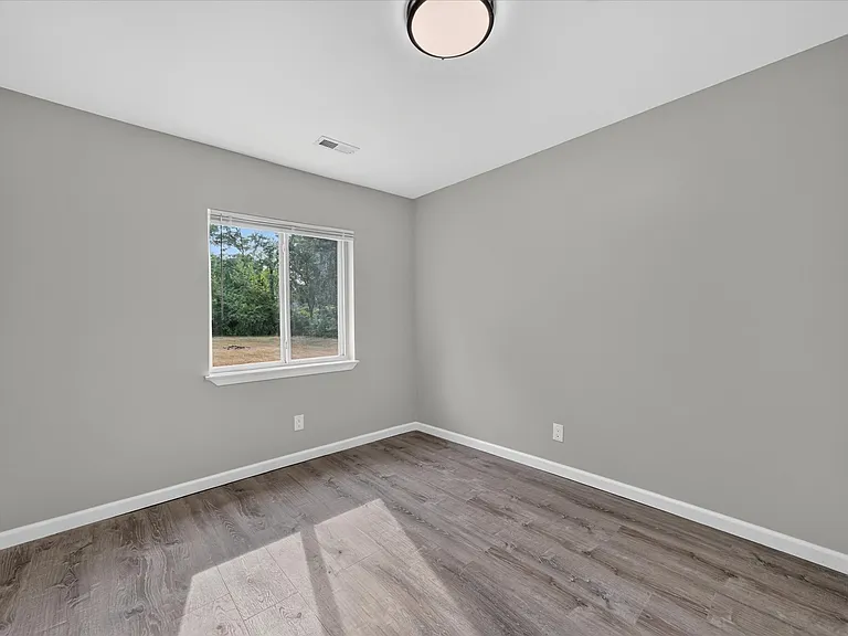 21150 Avon Ln — Photo 32
