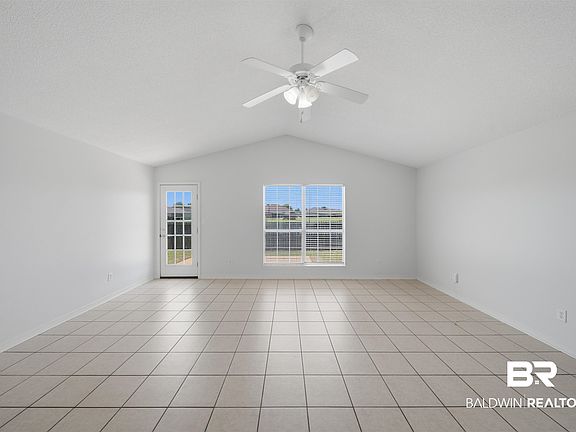 2nd image of 2704 Hampton Park Cir