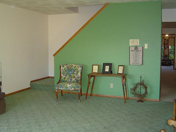 2nd image of 207 W Bridge St