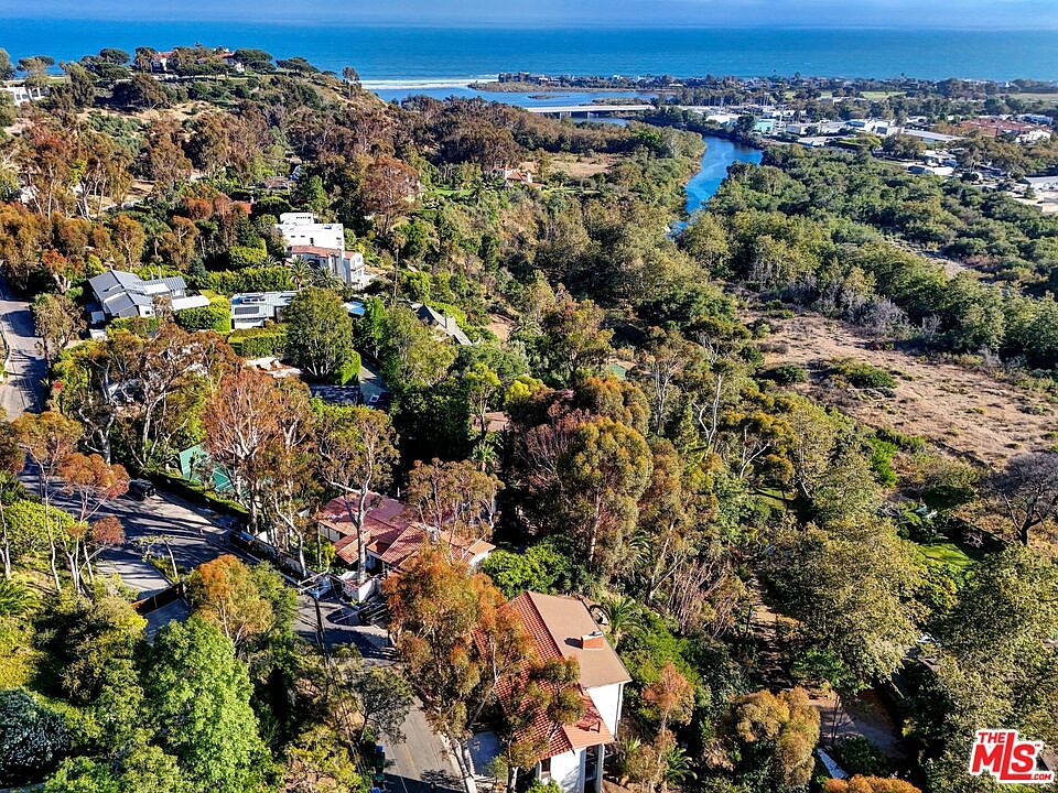 1st image of 3557 Serra Rd