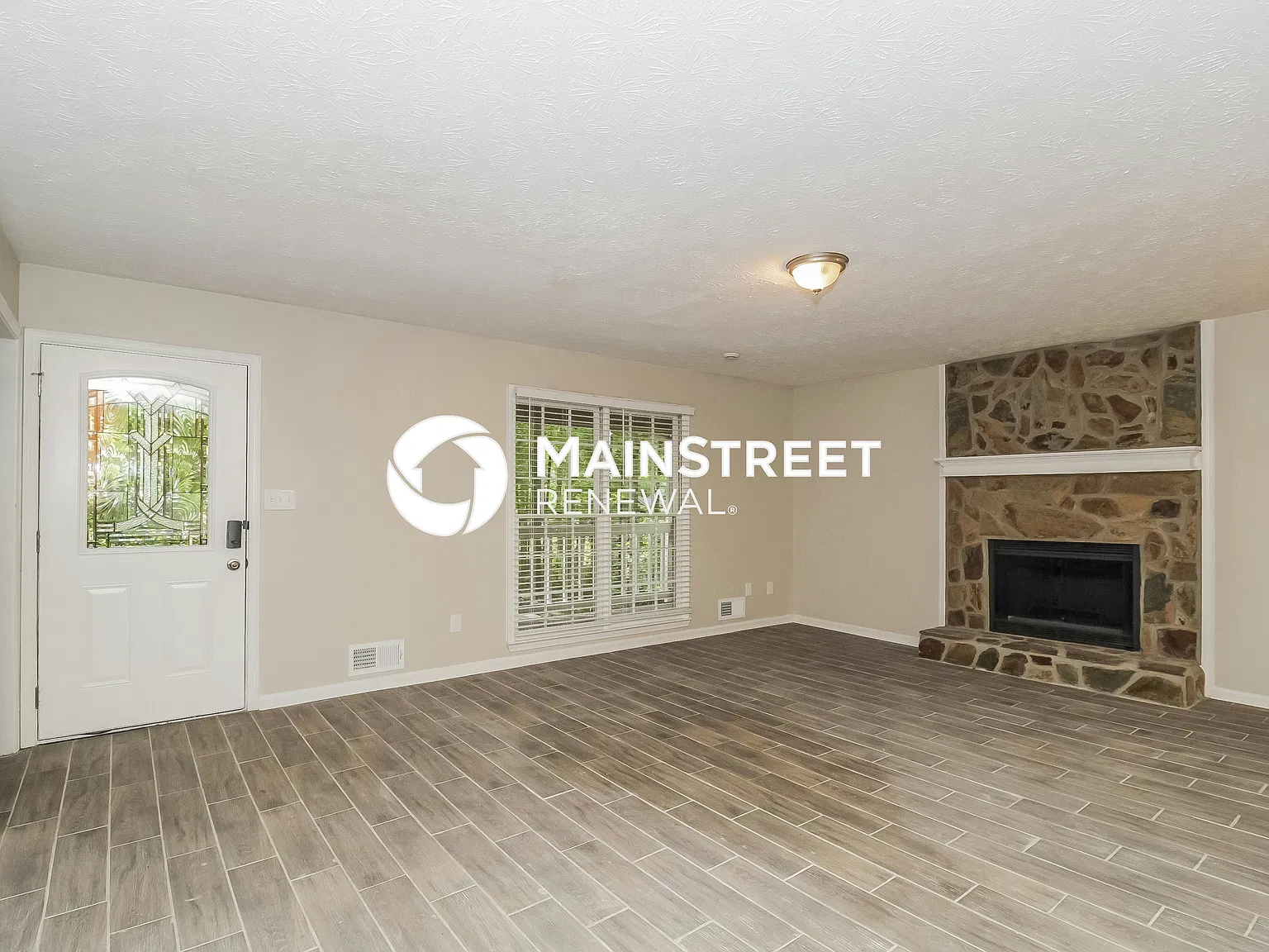 345 Justin Dr — Photo 3