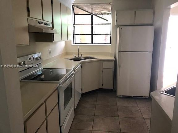 2nd image of 1256 S Military Trl APT 913