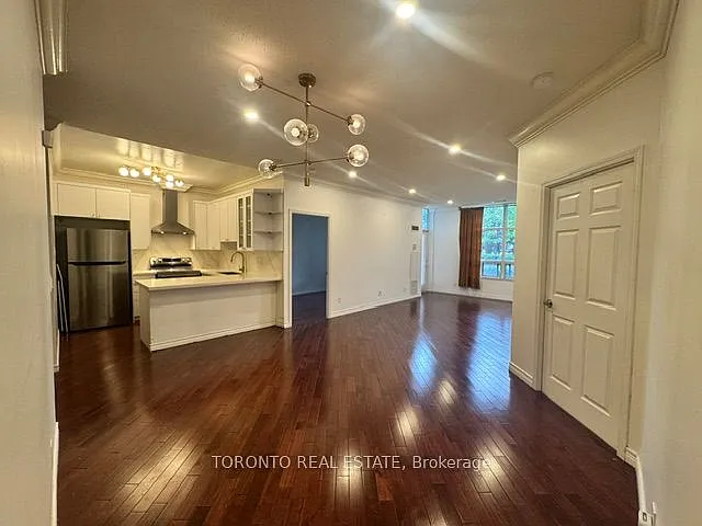 35 Kingsbridge Garden Cir #110 — Photo 20