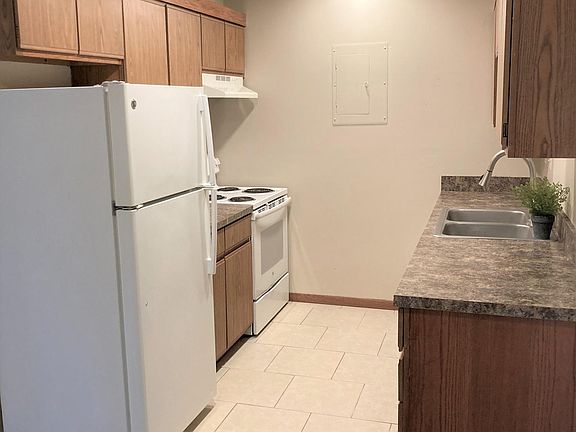 4th image of 5110 Emerald Dr #26