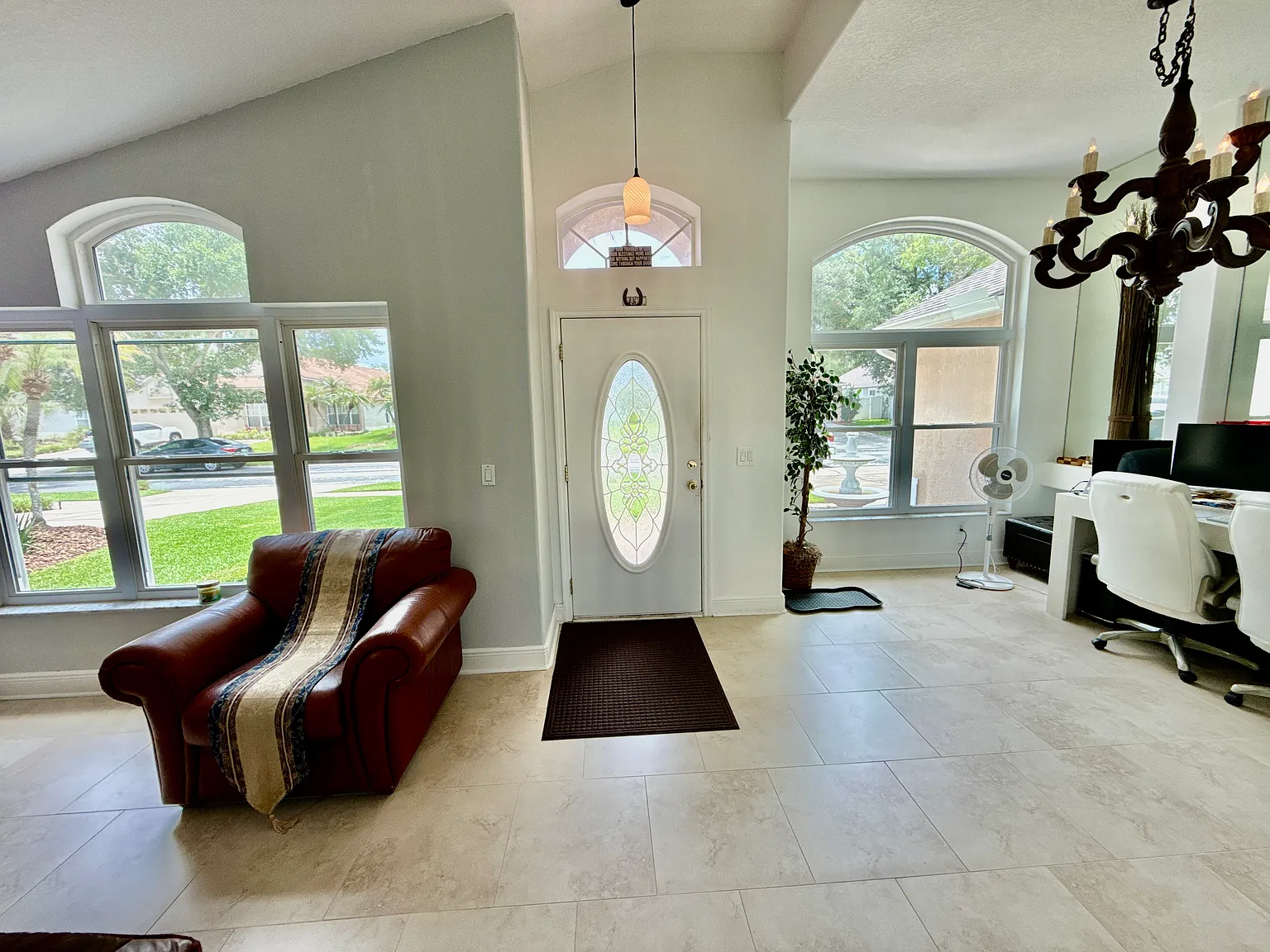 4 bed, 2036 sqft, $1,300 — Photo 2