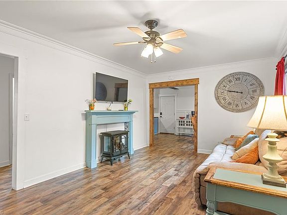 5th image of 409 Iron Mountain Rd