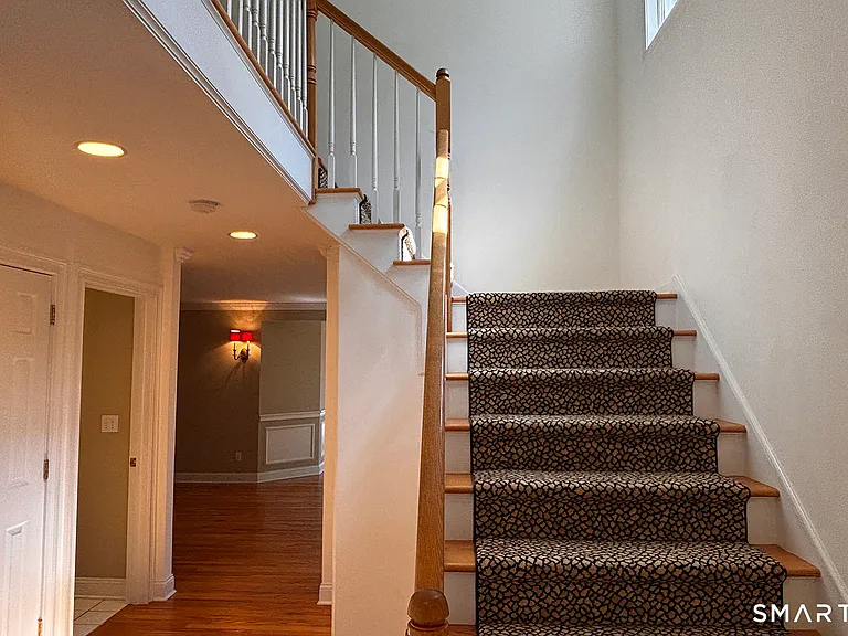 405 S Pine Creek Rd — Photo 2