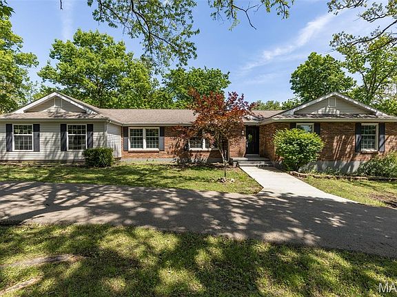 2nd image of 842 Ridgeview Dr