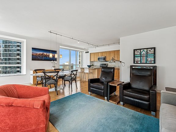 3rd image of 512 N McClurg Ct APT 2601