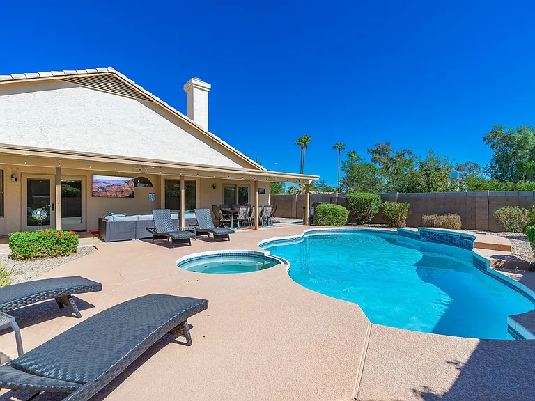 5139 E Fellars Dr — Photo 6