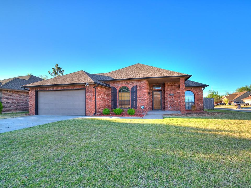 1st image of 1240 SW 132nd Pl