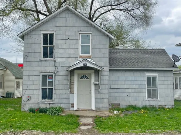 209 E 8th Ct, Trenton, MO 64683