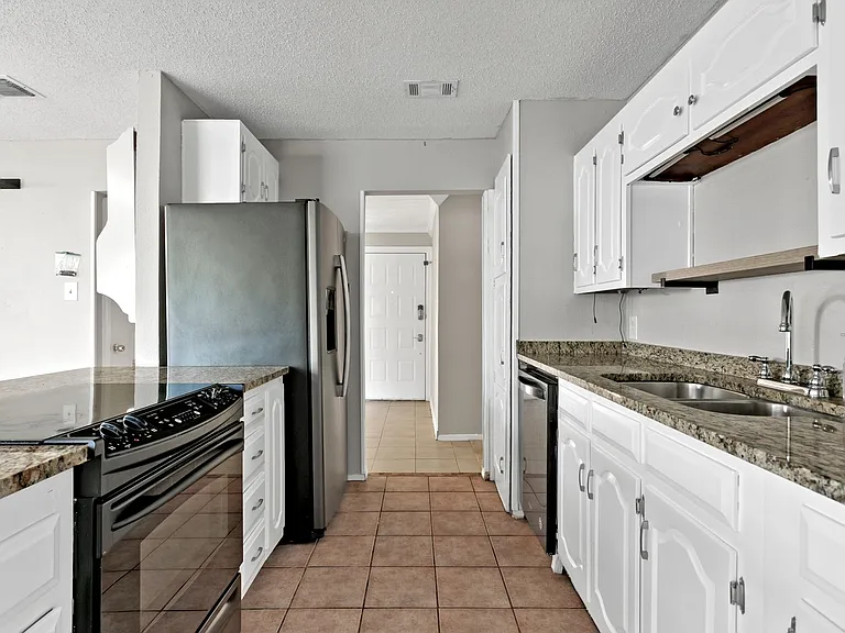 6104 Kelly Elliott Rd — Photo 13