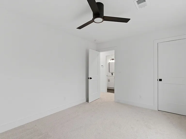 1024 Scenic View Ct — Photo 11