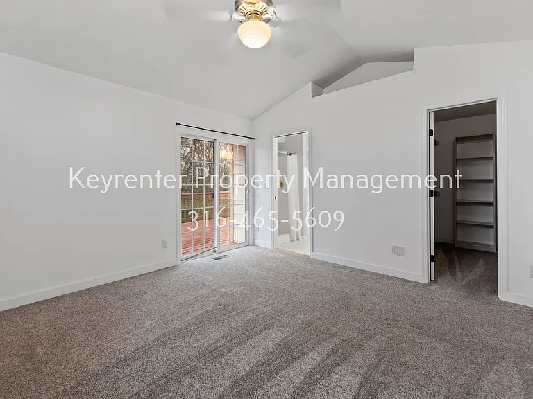 517 E Minneha Ave — Photo 18