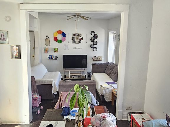 3rd image of 3858 N Saint Louis Ave APT 2